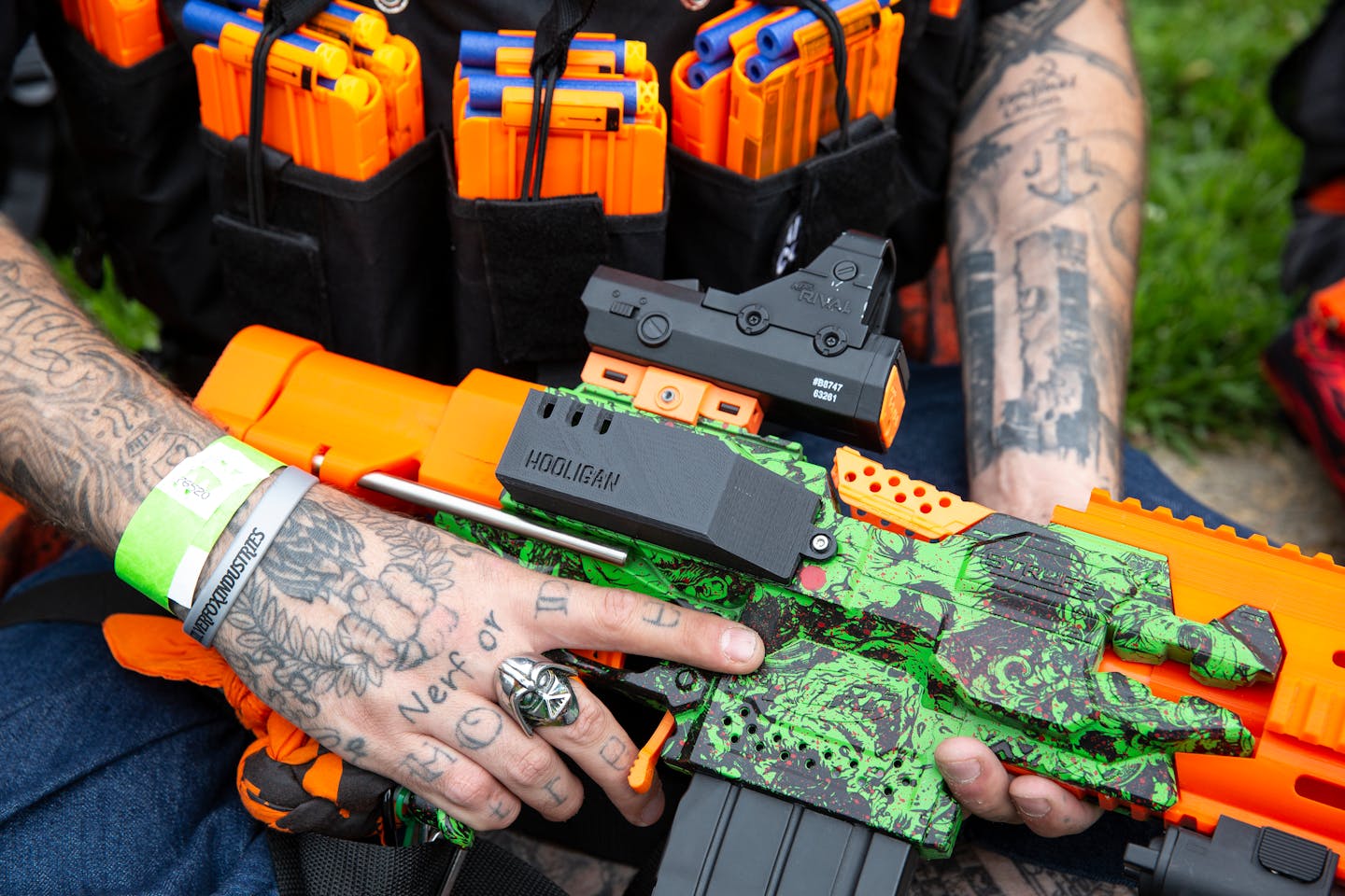 Play Combat Reporting On Toy Guns That Look Real Topic